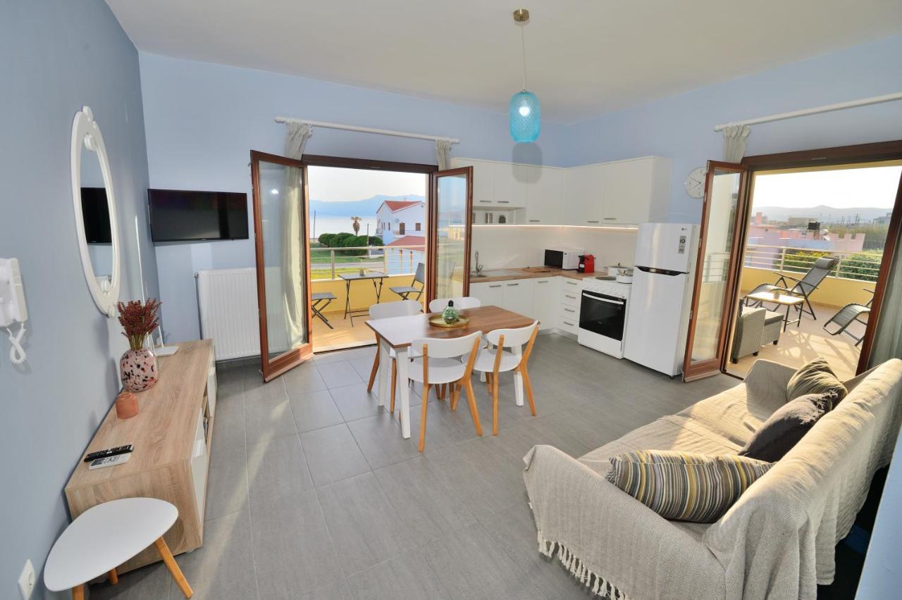 Ammos Apartment - Brand New, Stylish, By The Beach キサモス エクステリア 写真