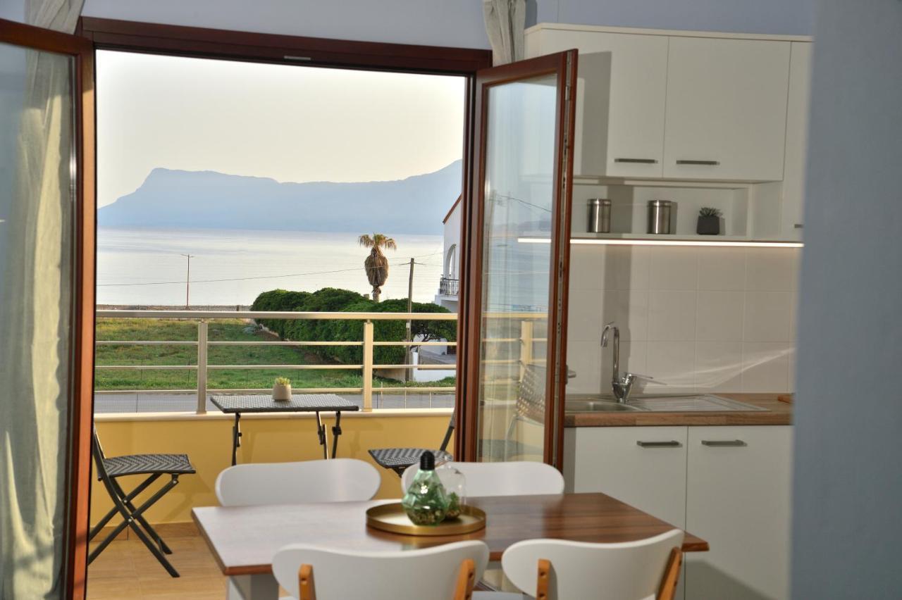 Ammos Apartment - Brand New, Stylish, By The Beach キサモス エクステリア 写真